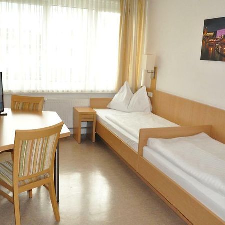Kolpinghaus Linz Hostel ภายนอก รูปภาพ