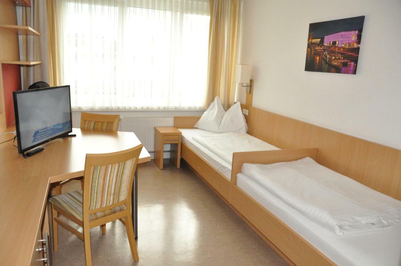 Kolpinghaus Linz Hostel ภายนอก รูปภาพ